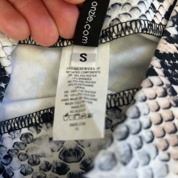 NWT Onzie Snakeskin Biker Shorts Size Small - Picture 5 of 5